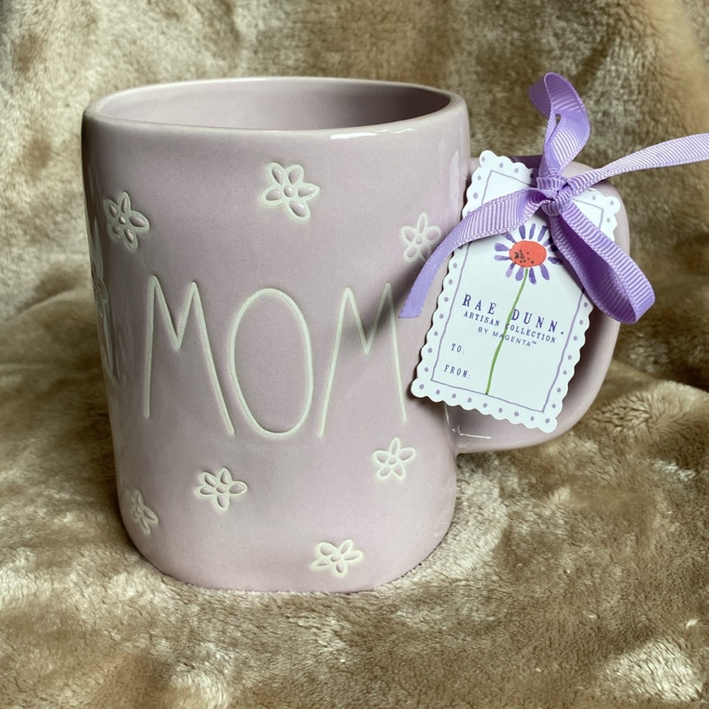Rae Dunn MOM Mug in Lavender